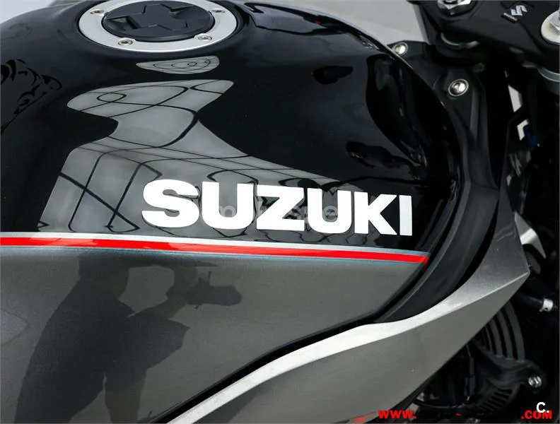 Suzuki SV 650 – Vista 9