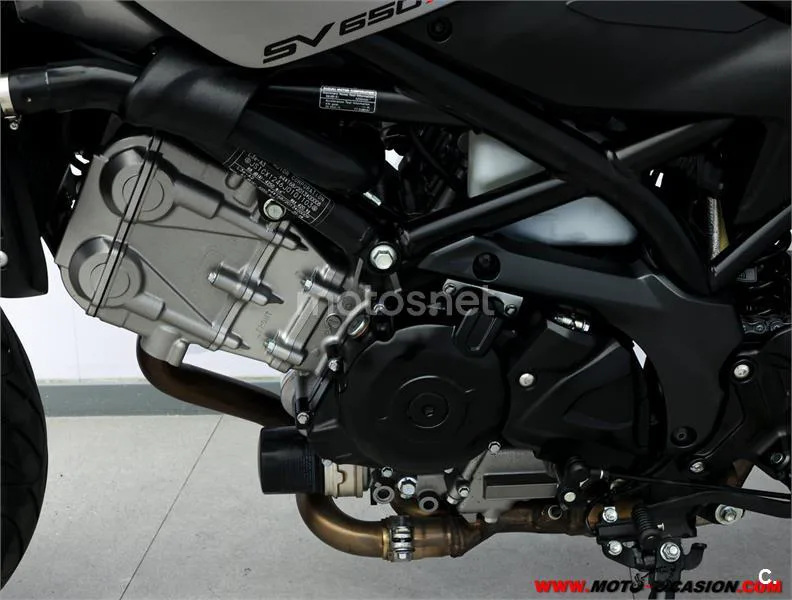 Suzuki SV 650 – Vista 10