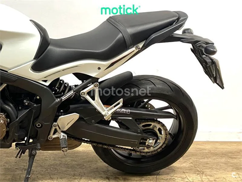 Honda CB 650 F – Vista 11