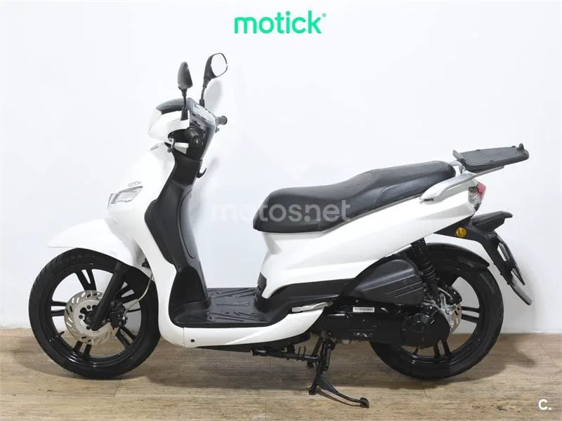 Peugeot Tweet 125 – Vista 7