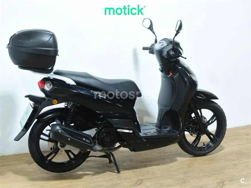 Peugeot Tweet 125 – Vista 10