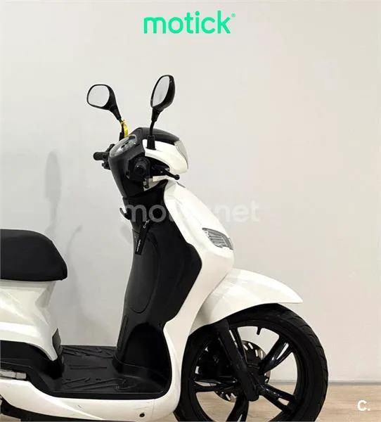 Peugeot Tweet 125 – Vista 3
