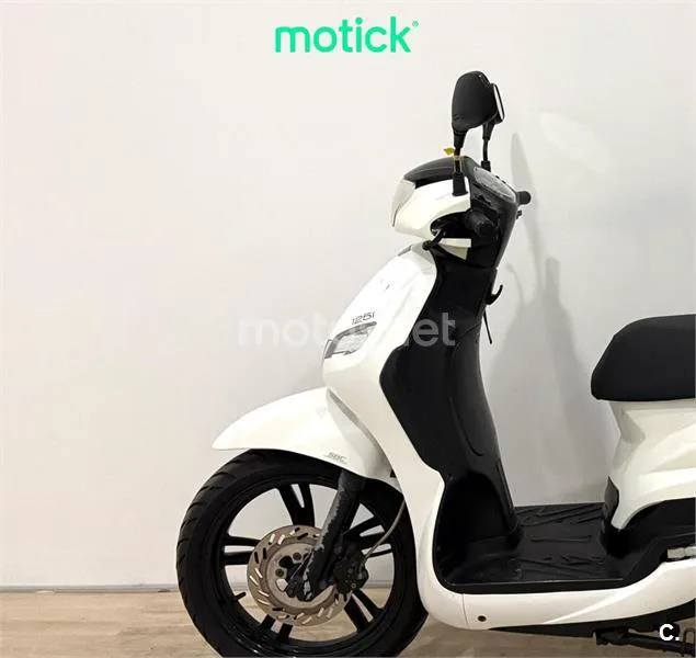 Peugeot Tweet 125 – Vista 6