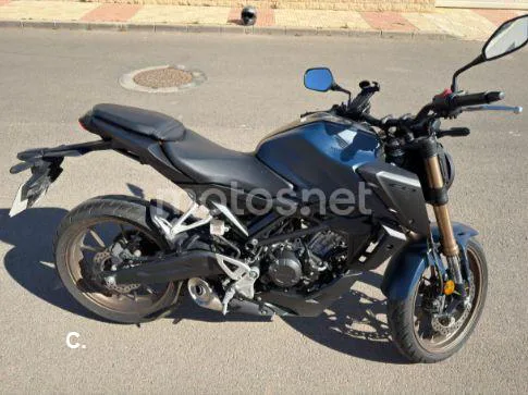 Honda CB 125 R – Vista 3
