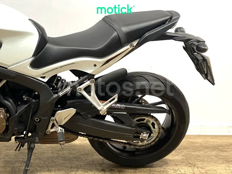 Honda CB 650 F – Vista 11