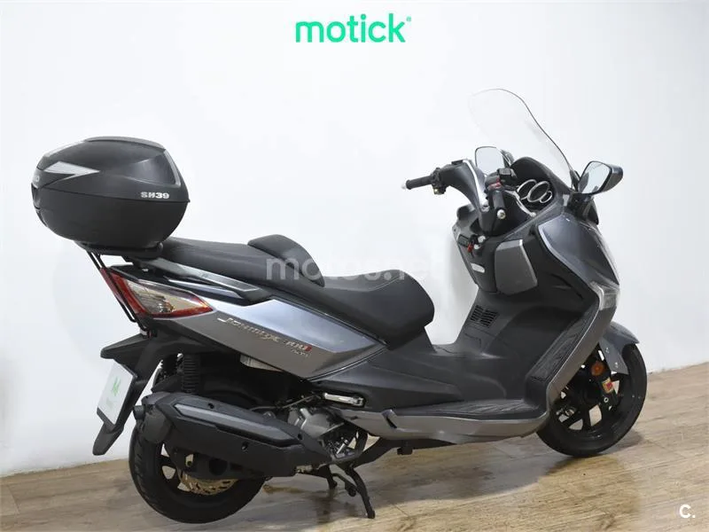 SYM Joymax 300 – Vista 10