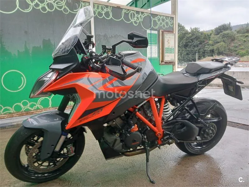 KTM 1290 Super Duke GT – Vista 3