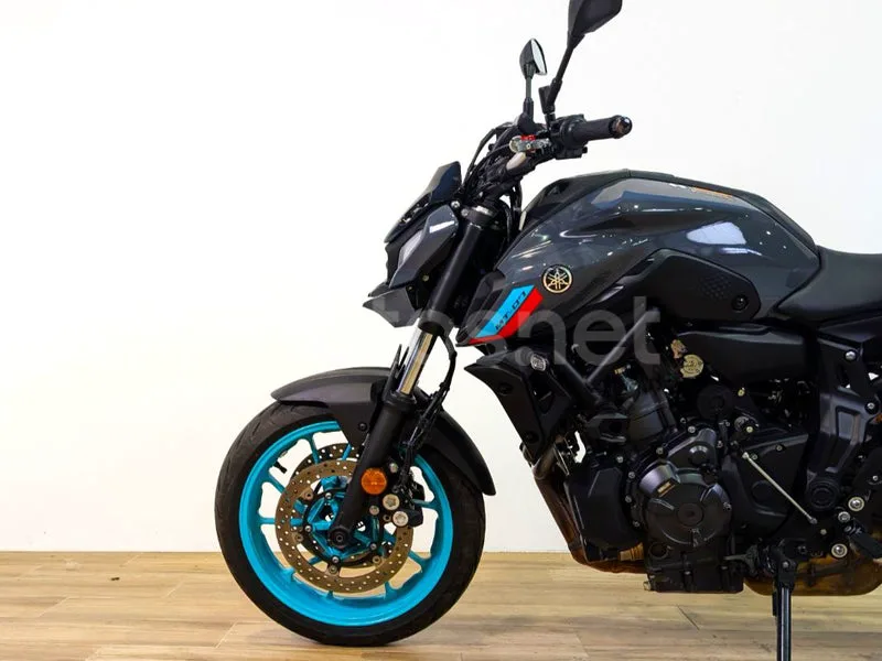 Yamaha MT-07 – Vista 8