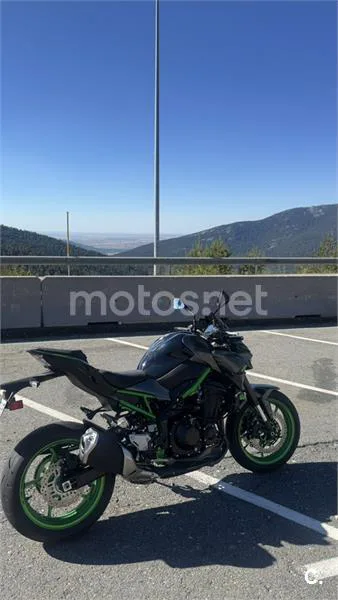 Kawasaki Z900 - Vista 8