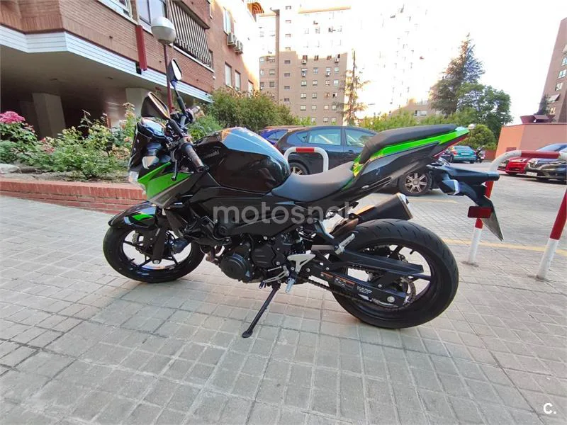 Kawasaki Z400 – Vista 3
