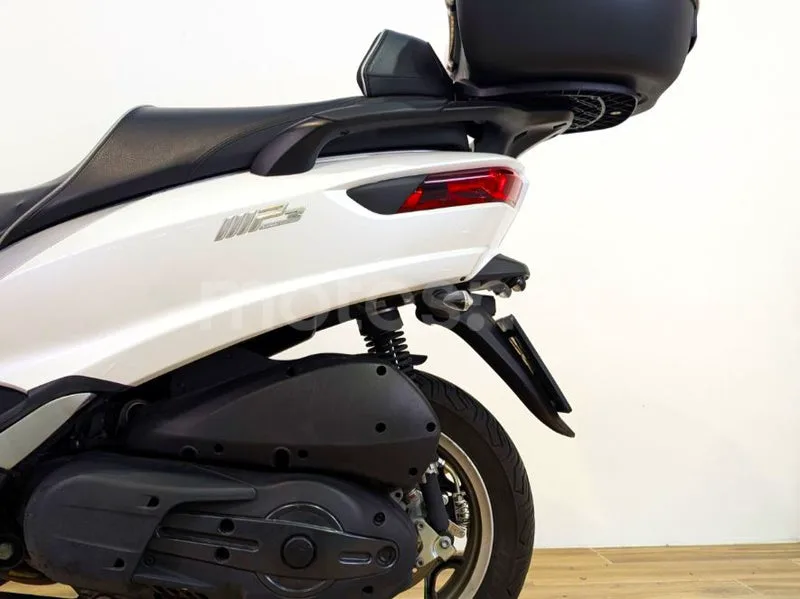 Piaggio MP3 500 HPE Business – Vista 9