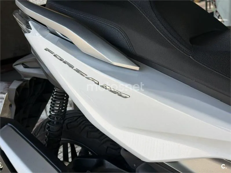 Honda Forza 350 – Vista 3