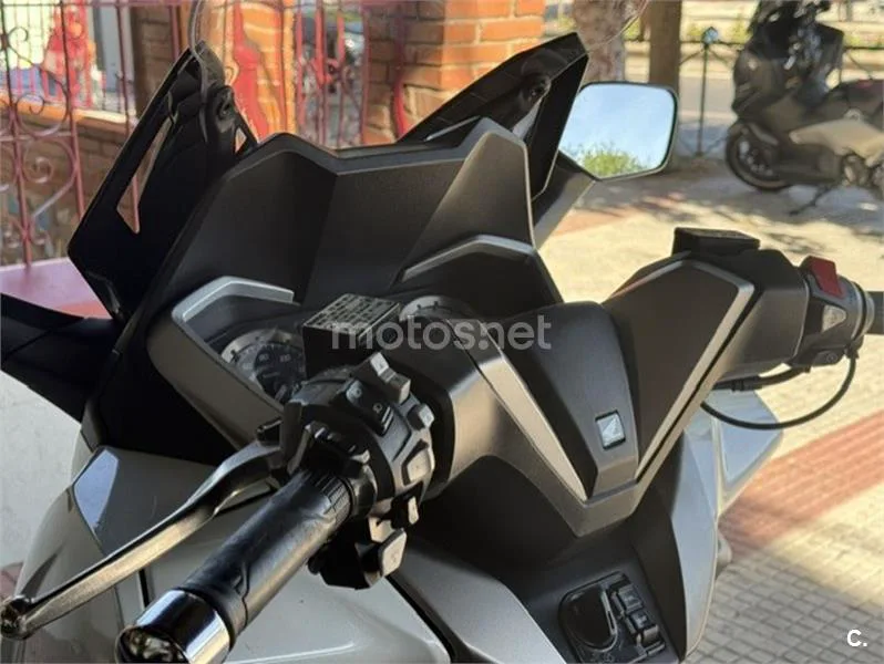 Honda Forza 350 – Vista 6
