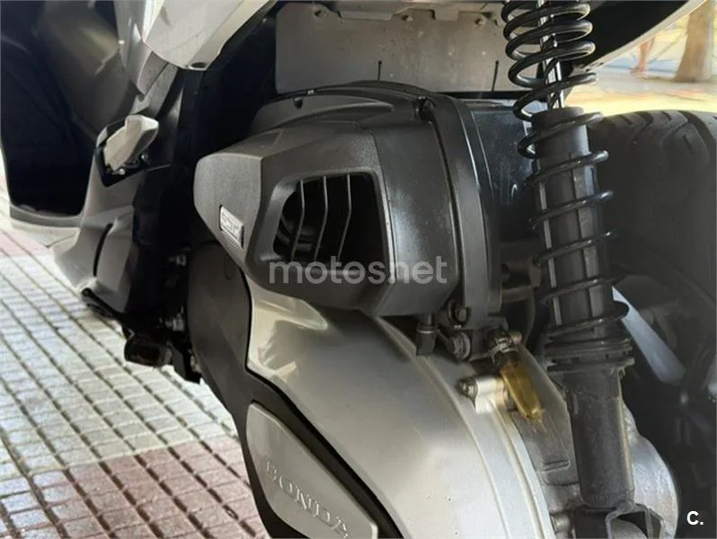 Honda Forza 350 – Vista 7
