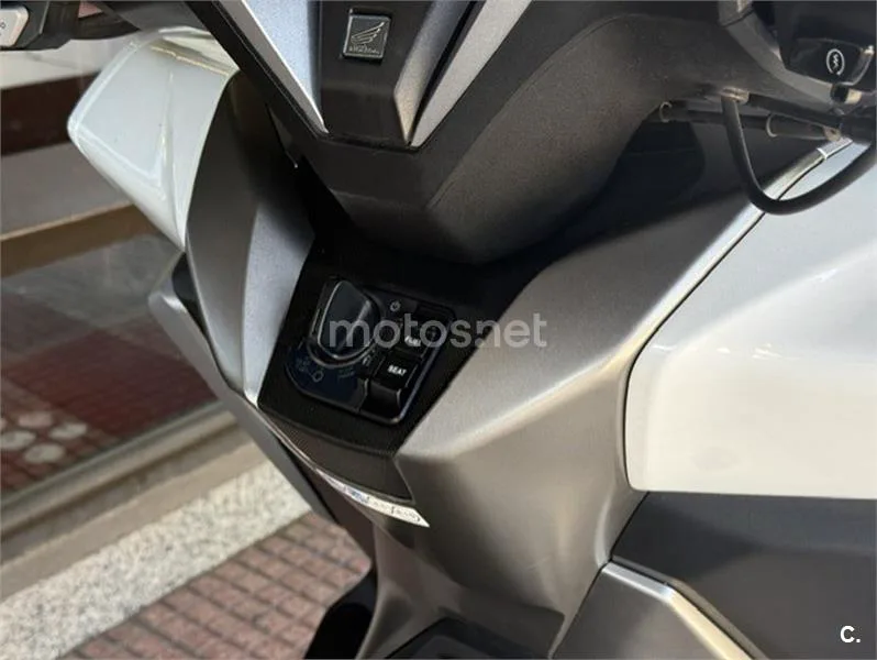 Honda Forza 350 – Vista 9
