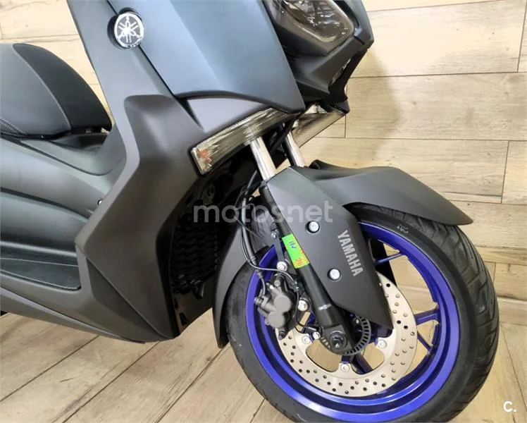 Yamaha XMAX 300 – Vista 13