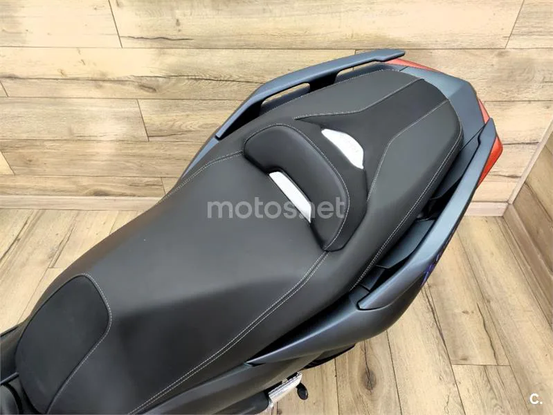 Yamaha XMAX 300 – Vista 15