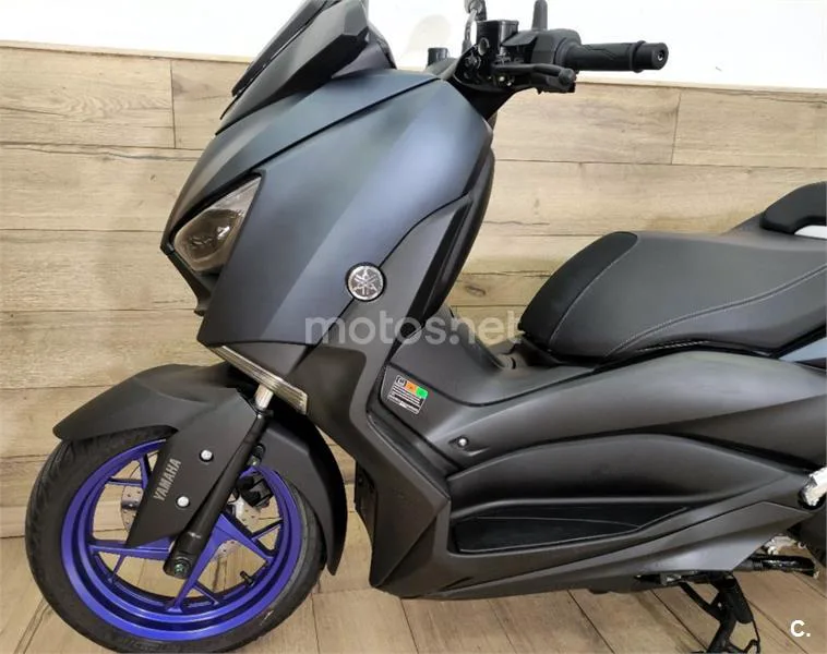 Yamaha XMAX 300 – Vista 8