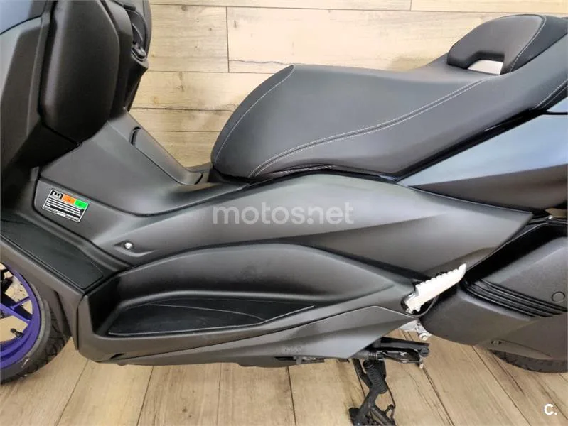 Yamaha XMAX 300 – Vista 9