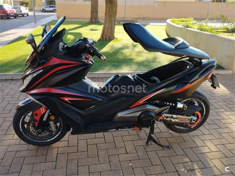 Kymco AK 550 – Vista 2