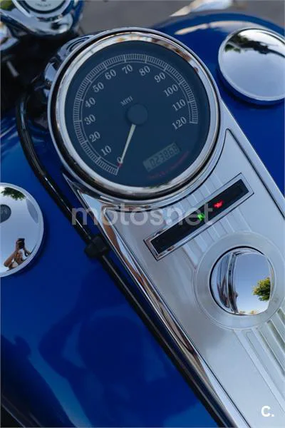 Harley-Davidson Road King – Vista 13