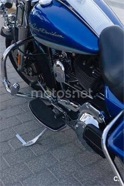 Harley-Davidson Road King – Vista 15