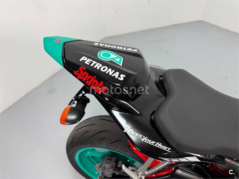 Yamaha R6 – Vista 12