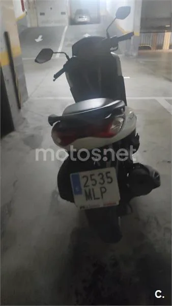 Yamaha NMAX – Vista 4