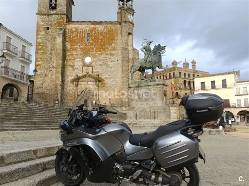 Kawasaki 1400GTR - Vista 3
