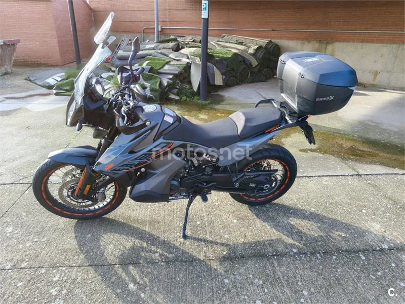 KTM 890 – Vista 2