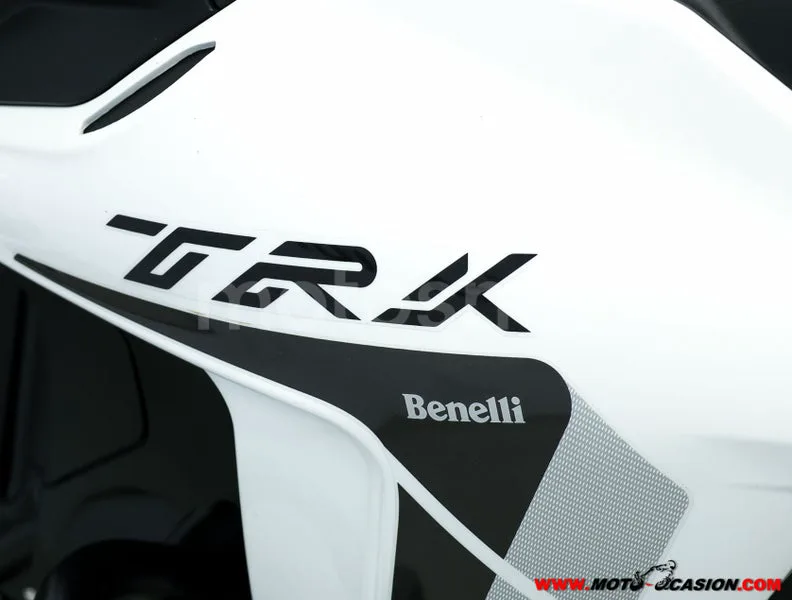 Benelli TRK 502 – Vista 17