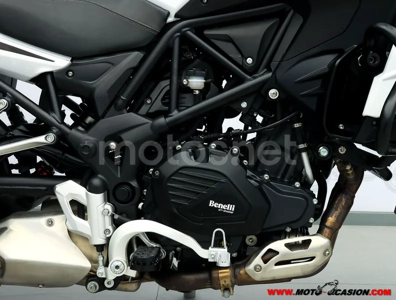 Benelli TRK 502 – Vista 9