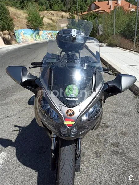 Kawasaki 1400GTR – Vista 5
