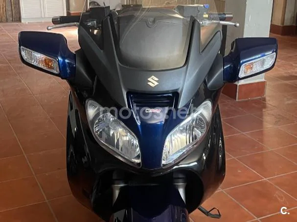 Suzuki Burgman 650 Executive – Vista 11