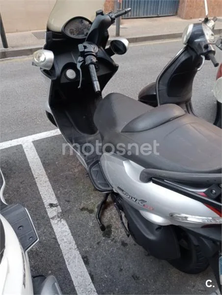 Kymco Grand Dink 125 – Vista 3