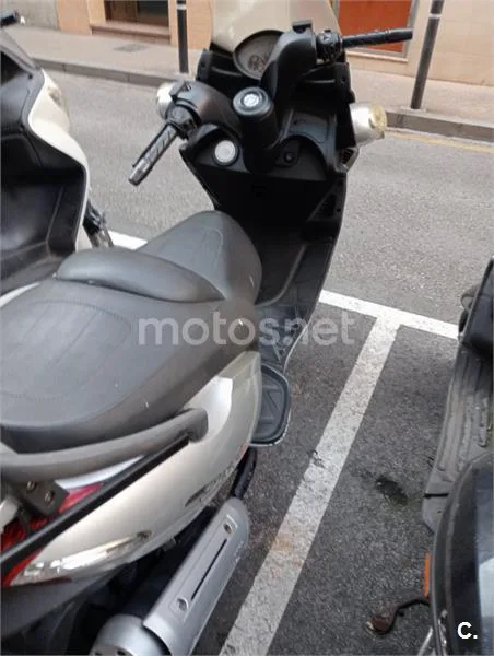 Kymco Grand Dink 125 – Vista 4