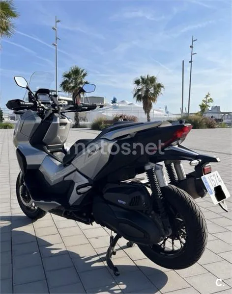 Honda ADV 350 – Vista 3