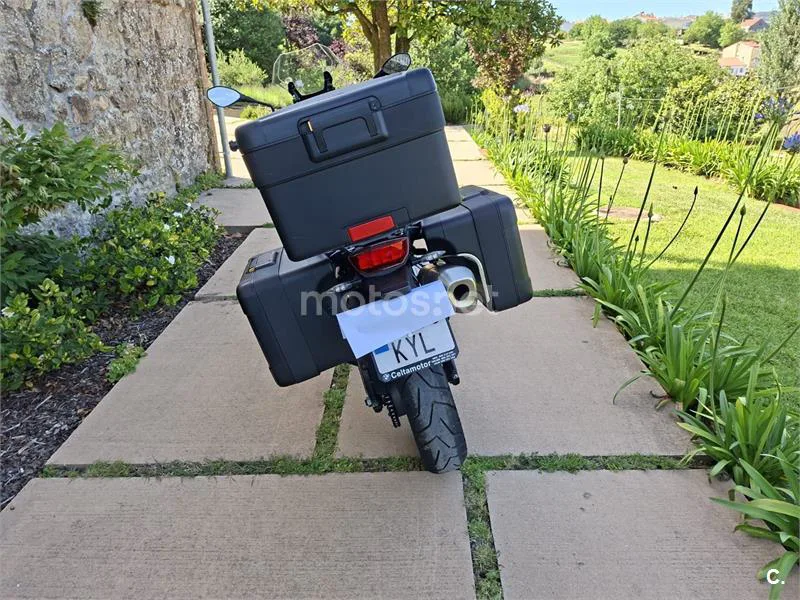 BMW F 750 – Vista 3