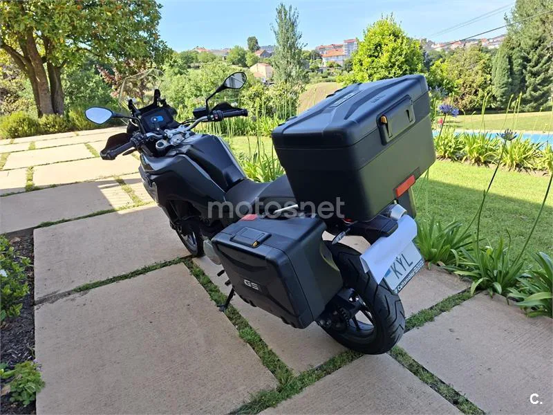BMW F 750 – Vista 4