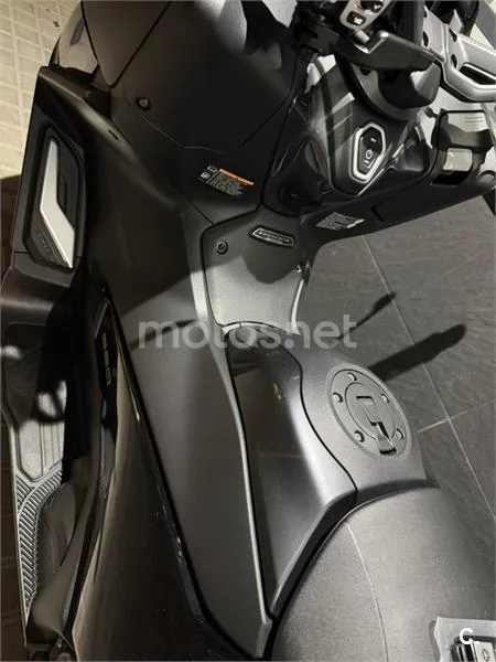 Yamaha TMAX – Vista 3