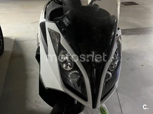 Kymco Super Dink 125 – Vista 3