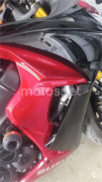 Suzuki GSX-S – Vista 13