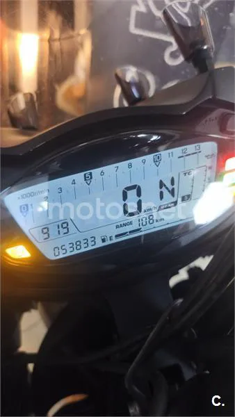 Suzuki GSX-S – Vista 17