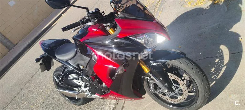 Suzuki GSX-S – Vista 6