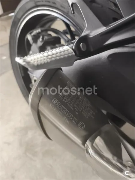 Suzuki GSX-S – Vista 10