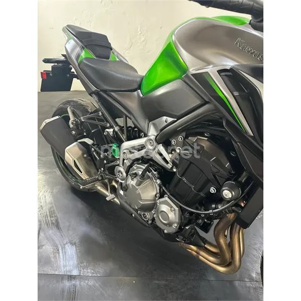 Kawasaki Z900 – Vista 5