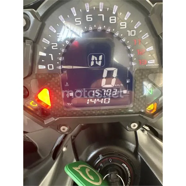 Kawasaki Z900 – Vista 6