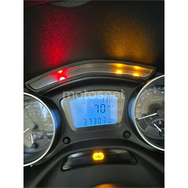 Piaggio MP3 500 Business – Vista 9