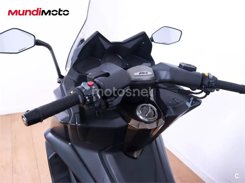 Kymco AK 550 – Vista 11
