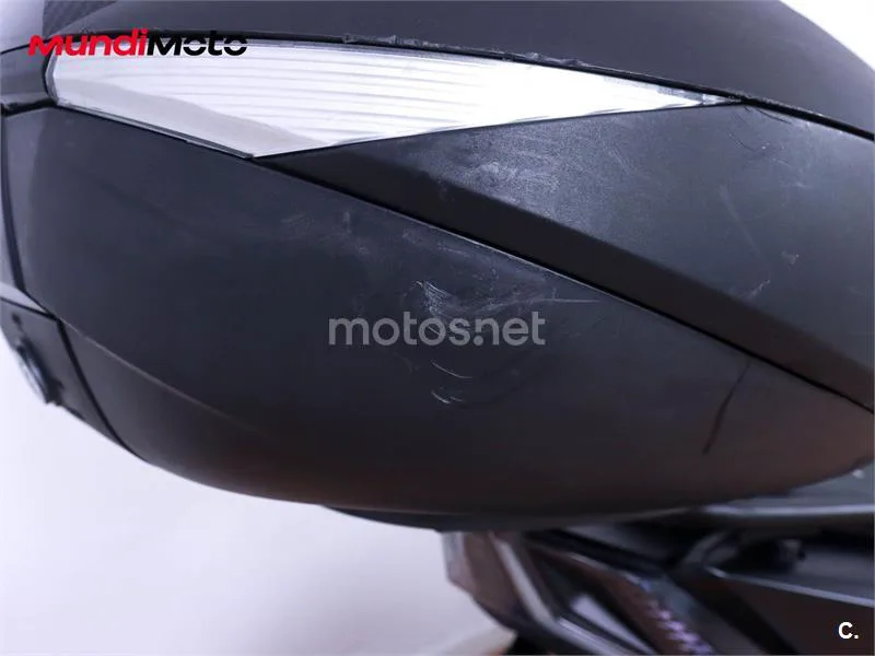 Kymco AK 550 – Vista 14